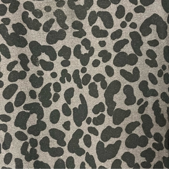 Torrid | Black Gray Animal Print Ruched Sleevee Blouse Top, Size 3X - Picture 5 of 10